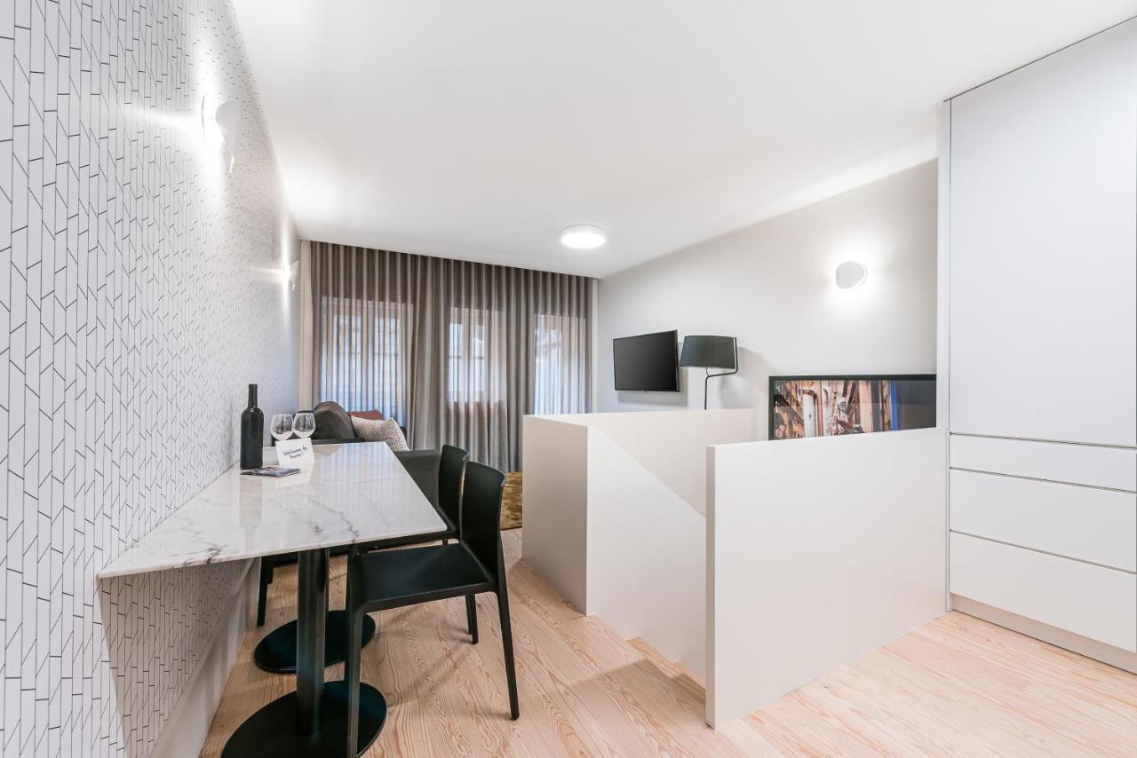 Door 65 - Historical Center Apartments Порто Екстериор снимка